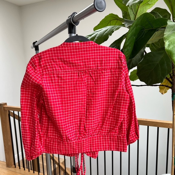 Uniqlo top - Picture 2 of 2